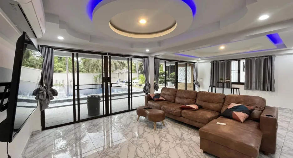 À louer 4 chambres villa à Bang Lamung, Chonburi
