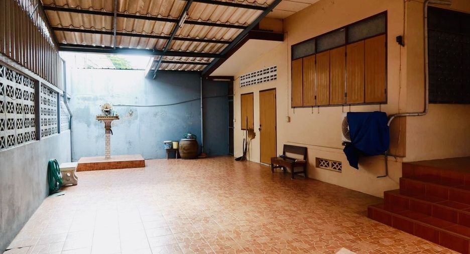 For sale 2 bedrooms house in Mueang Nakhon Sawan, Nakhon Sawan