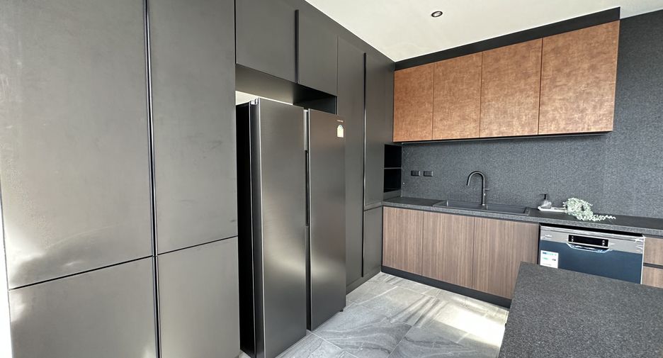 Villa en venta de 5 habitaciones en Bang Lamung, Chonburi