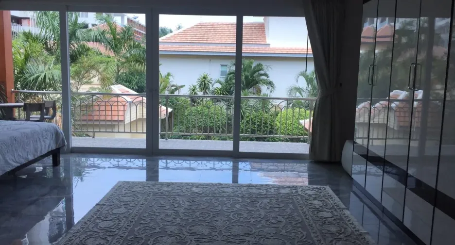For sale 7 ベッドルーム villa in Bang Lamung, Chonburi