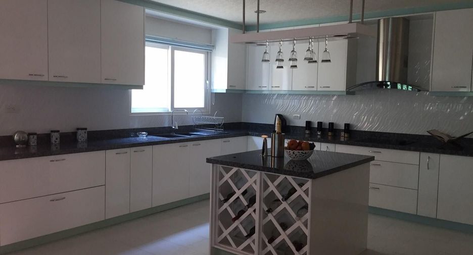 For sale 7 ベッドルーム villa in Bang Lamung, Chonburi