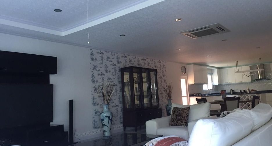 For sale 7 ベッドルーム villa in Bang Lamung, Chonburi