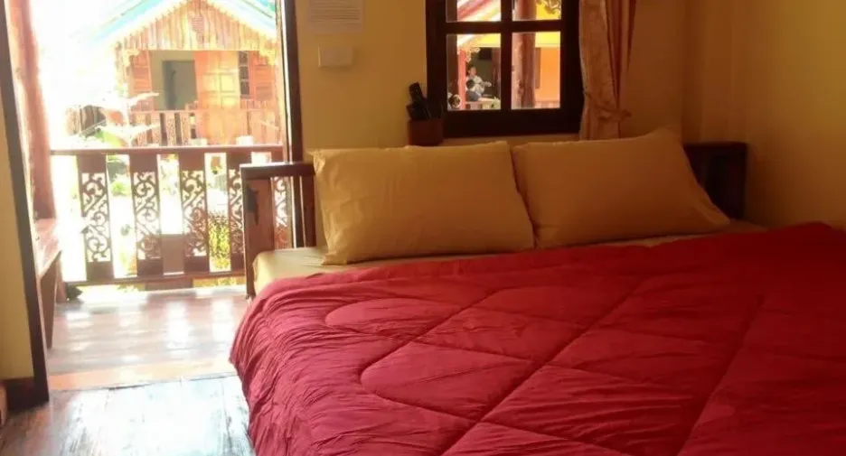 For sale 10 bedrooms hotel in Mueang Uthai Thani, Uthai Thani