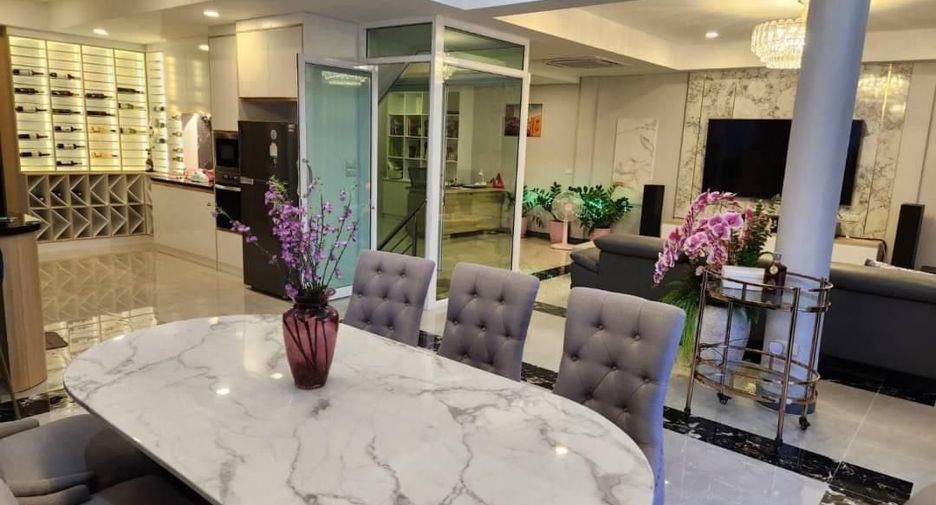 Villa zum Kauf mit 6 Zimmer in Bang Lamung, Chonburi