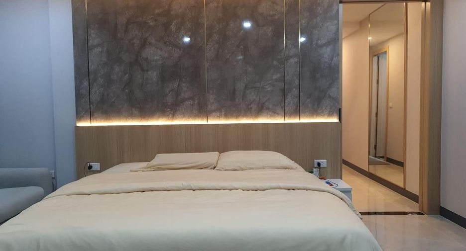 Villa zum Kauf mit 6 Zimmer in Bang Lamung, Chonburi