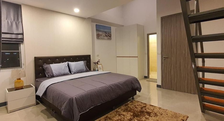 Villa zum Kauf mit 6 Zimmer in Bang Lamung, Chonburi