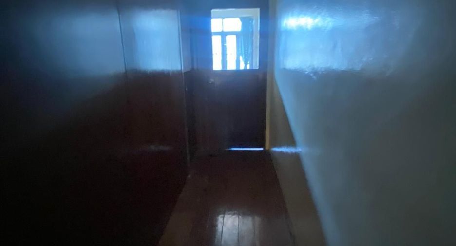 Casa adosada en venta de 3 habitaciones en Huai Khwang, Bangkok
