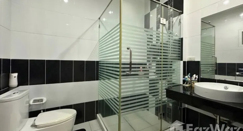 Villa zum Kauf mit 2 Zimmer in Bang Lamung, Chonburi