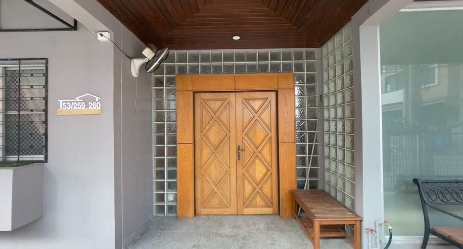 For sale and for rent 5 bedrooms townhouse in Pak Kret, Nonthaburi