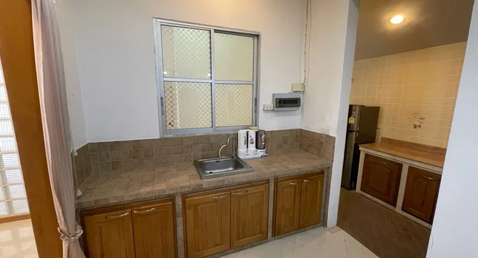 For sale and for rent 5 bedrooms townhouse in Pak Kret, Nonthaburi