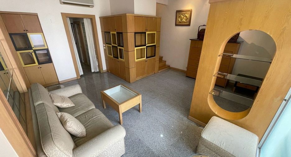 For sale and for rent 5 bedrooms townhouse in Pak Kret, Nonthaburi