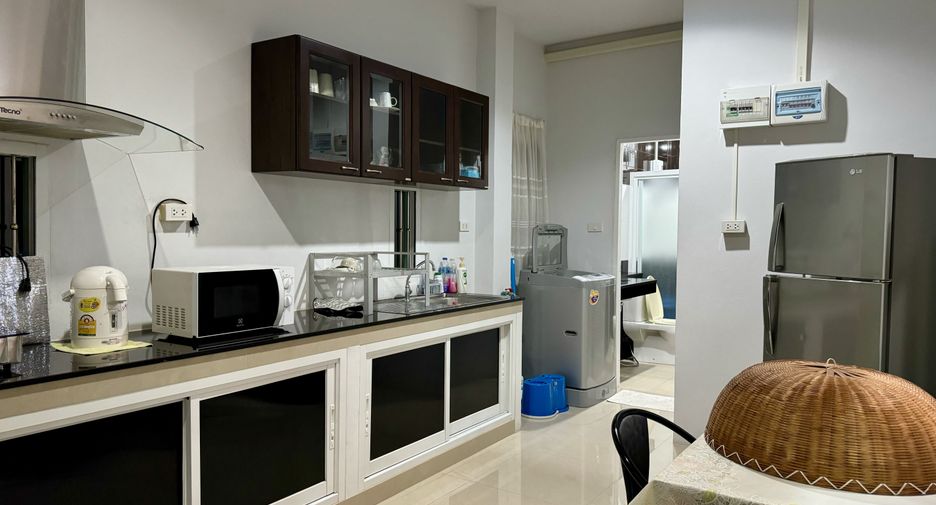 For rent 3 bedrooms house in Sattahip, Chonburi