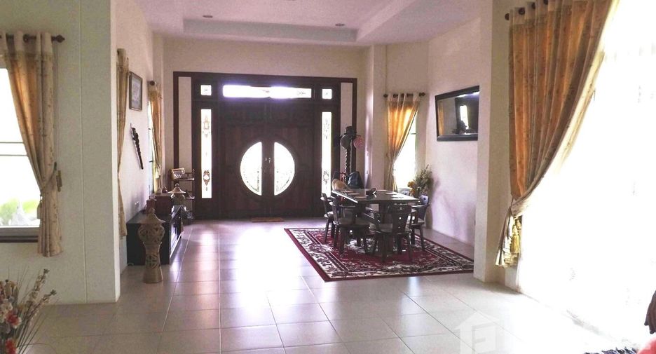 Haus zum Kauf mit 4 Zimmer in Mueang Surin, Surin