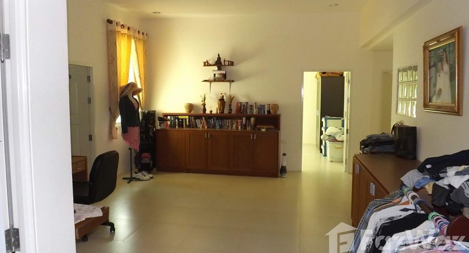 For sale 4 ベッドルーム house in Mueang Surin, Surin