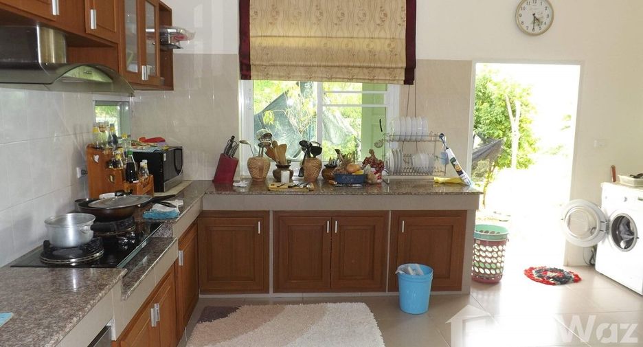 For sale 4 ベッドルーム house in Mueang Surin, Surin