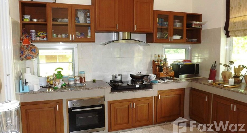 For sale 4 ベッドルーム house in Mueang Surin, Surin