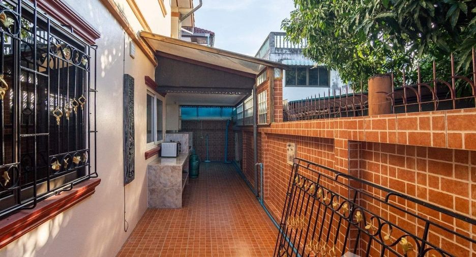 For sale 4 bedrooms house in Bang Lamung, Chonburi