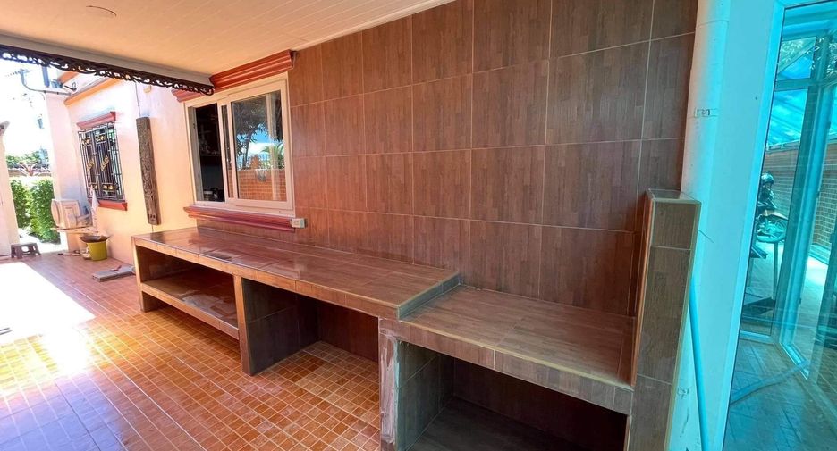 For sale 4 bedrooms house in Bang Lamung, Chonburi
