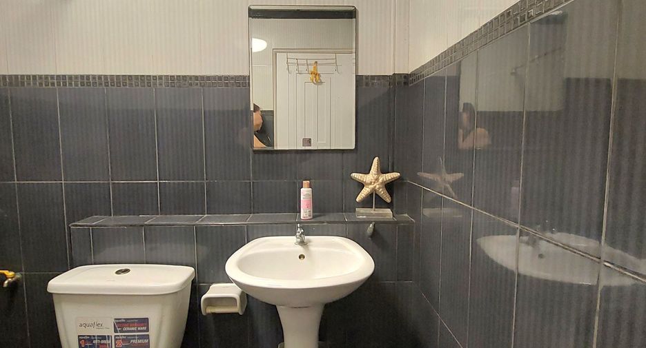 For sale 3 bedrooms townhouse in Lat Phrao, Bangkok