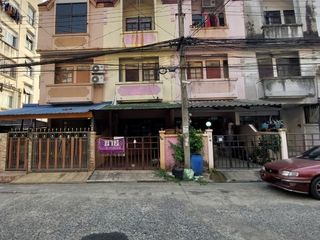 For sale 3 bedrooms townhouse in Lat Phrao, Bangkok