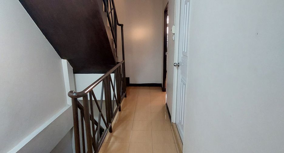 For sale 3 bedrooms townhouse in Lat Phrao, Bangkok