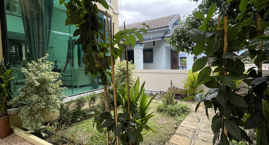 For sale 5 bedrooms house in Ratchathewi, Bangkok