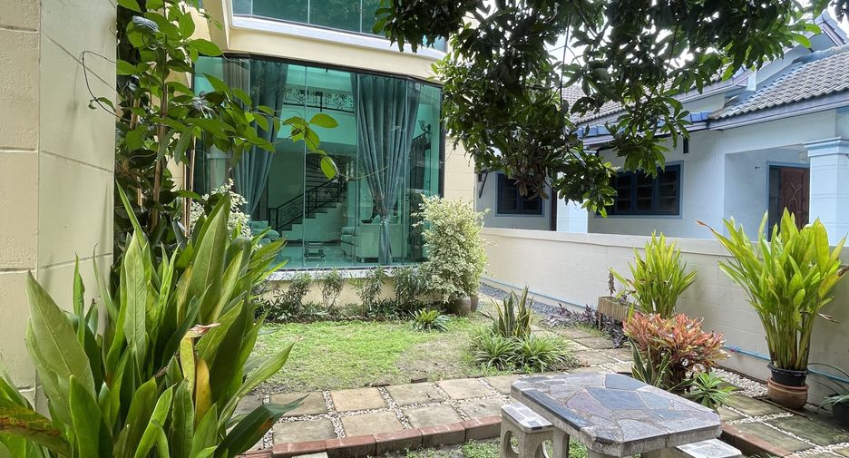 For sale 5 bedrooms house in Ratchathewi, Bangkok