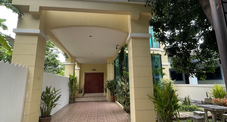 For sale 5 bedrooms house in Ratchathewi, Bangkok