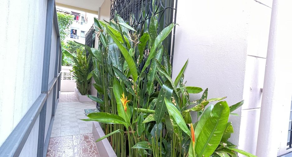 For sale 5 bedrooms house in Ratchathewi, Bangkok