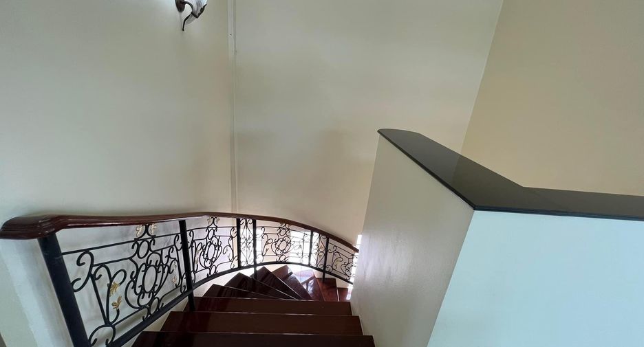 For sale 5 bedrooms house in Ratchathewi, Bangkok