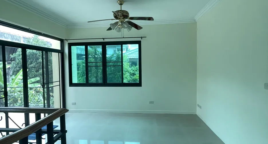 For sale 5 bedrooms house in Ratchathewi, Bangkok