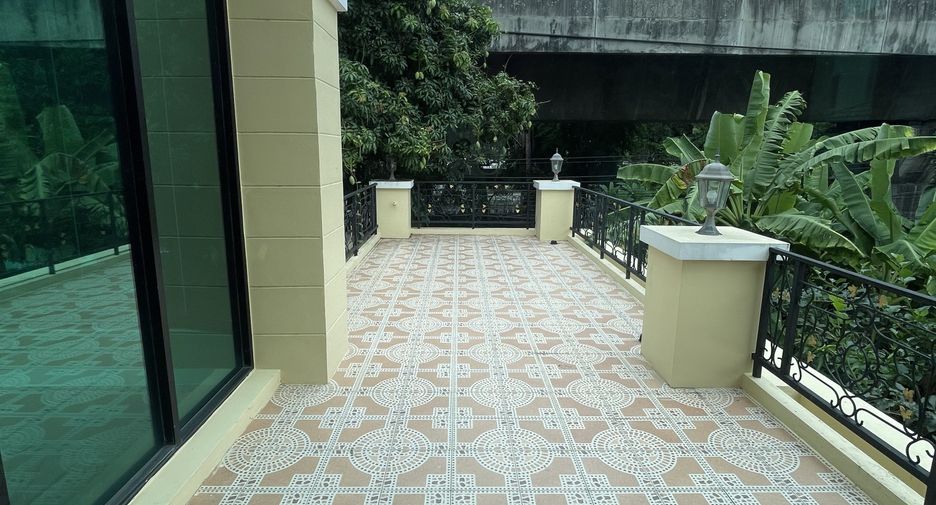 For sale 5 bedrooms house in Ratchathewi, Bangkok
