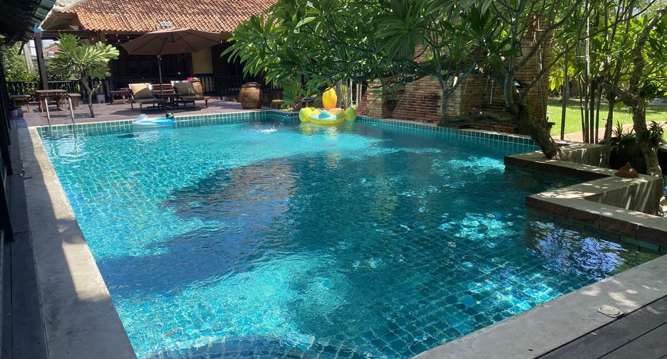 For rent 5 bedrooms house in Bang Lamung, Chonburi