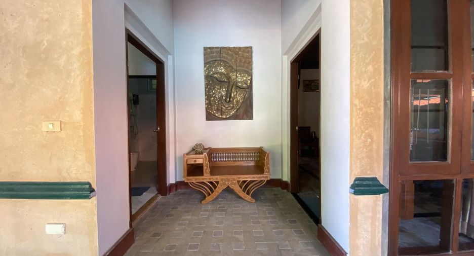 For rent 5 bedrooms house in Bang Lamung, Chonburi