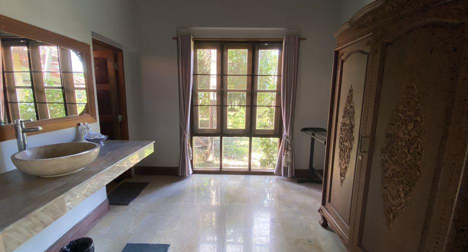 For rent 5 bedrooms house in Bang Lamung, Chonburi