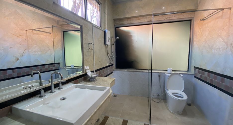 For rent 5 ベッドルーム house in Bang Lamung, Chonburi