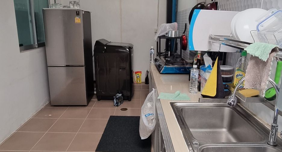 For sale 3 bedrooms townhouse in Bang Khae, Bangkok