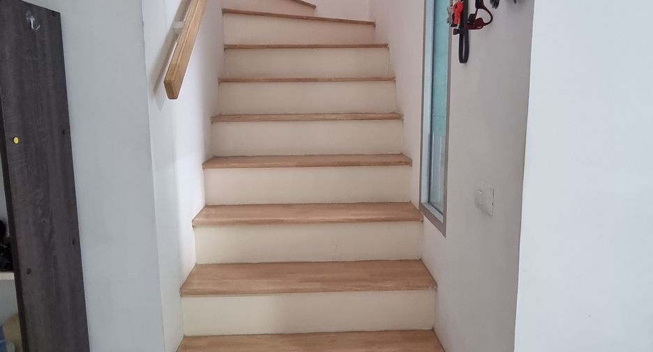 For sale 3 bedrooms townhouse in Bang Khae, Bangkok