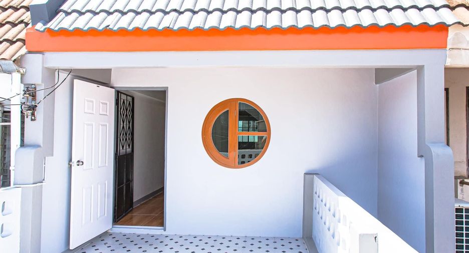 For sale 2 bedrooms townhouse in Si Racha, Chonburi