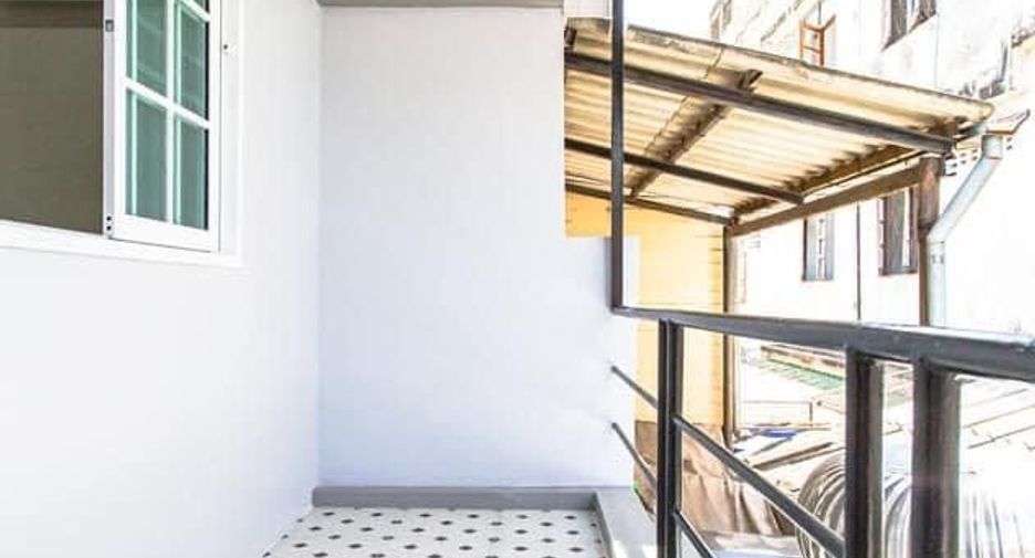 For sale 2 bedrooms townhouse in Si Racha, Chonburi