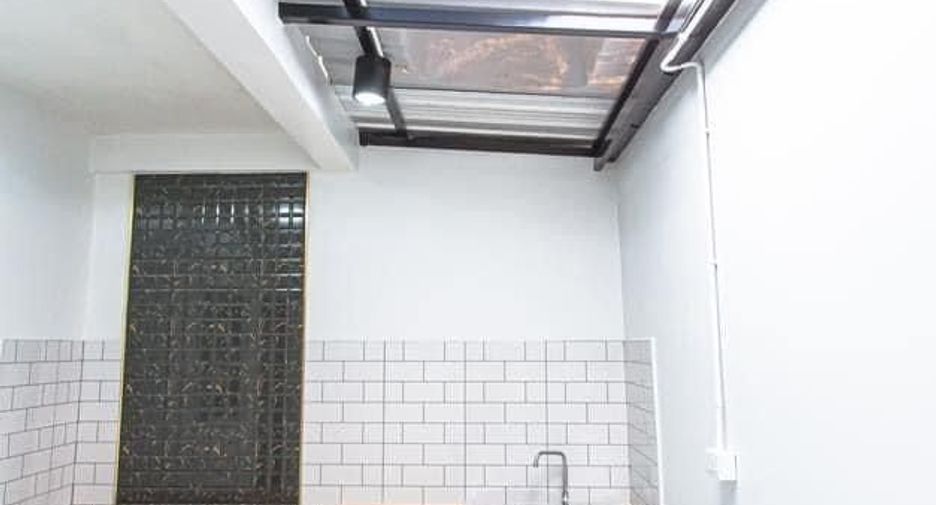 For sale 2 bedrooms townhouse in Si Racha, Chonburi
