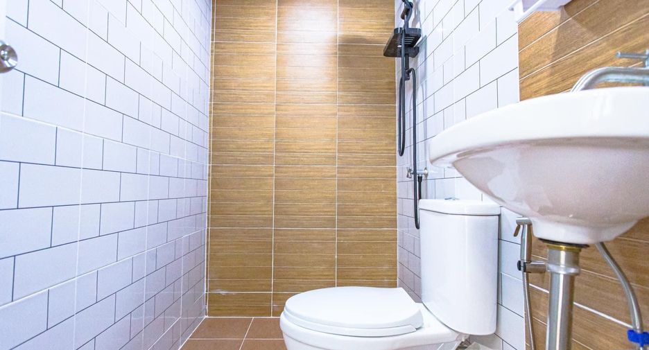 For sale 2 bedrooms townhouse in Si Racha, Chonburi