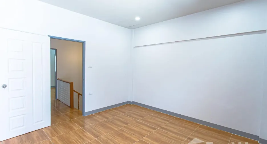 For sale 2 bedrooms townhouse in Si Racha, Chonburi