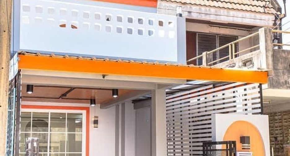 For sale 2 bedrooms townhouse in Si Racha, Chonburi