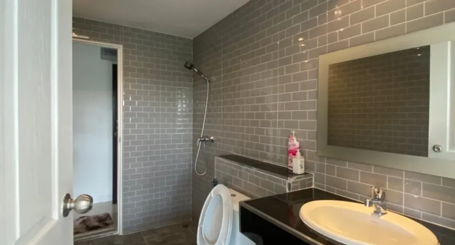 For sale 1 bed condo in Sattahip, Chonburi