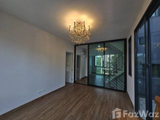For sale 4 bedrooms townhouse in Bang Khen, Bangkok