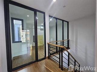 For sale 4 bedrooms townhouse in Bang Khen, Bangkok