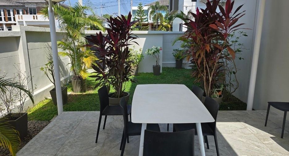 For sale 5 ベッドルーム villa in Bang Lamung, Chonburi