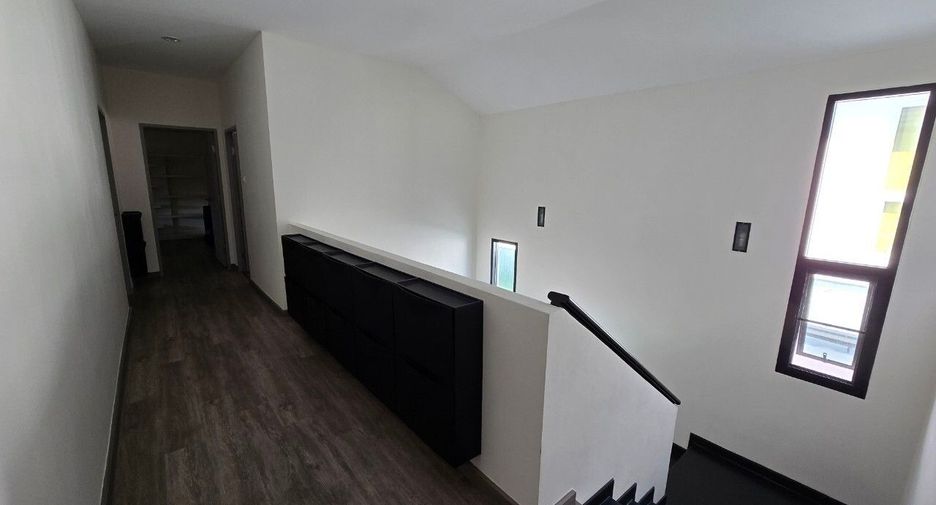 For sale 5 ベッドルーム villa in Bang Lamung, Chonburi