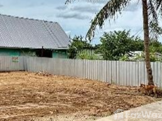 出售 土地 在 Si Racha, Chon Buri